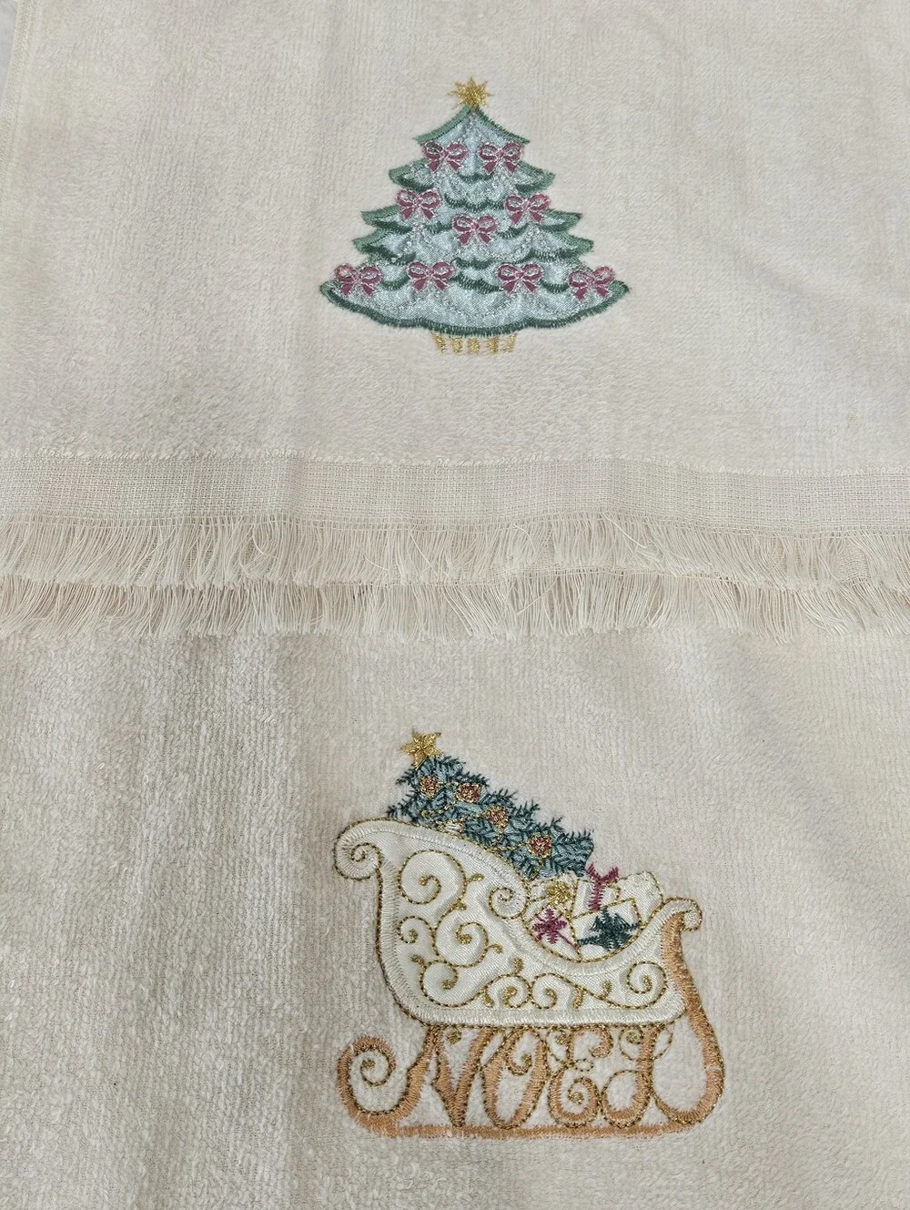 16 Christmas Themed Small Kitchen Bathroom Hand Towels with Various Embroidered